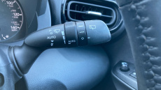 Toyota Yaris 1.5 Hybrid Icon 5dr CVT Hybrid Hatchback